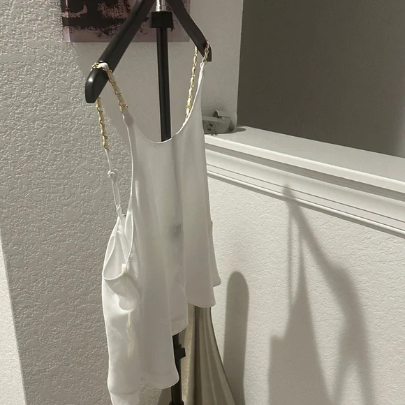 Nicki Minaj White Camisole with Gold Chain Straps - Picture 4 of 6